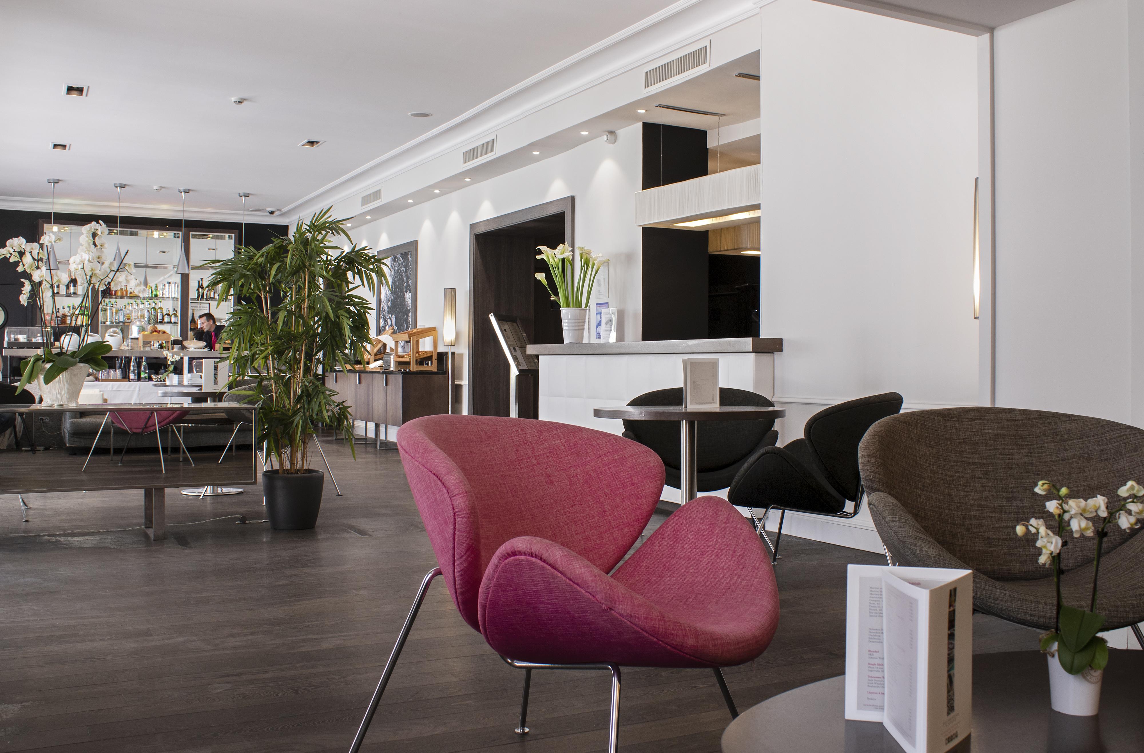 Hotel Le Canberra Кан Екстериор снимка