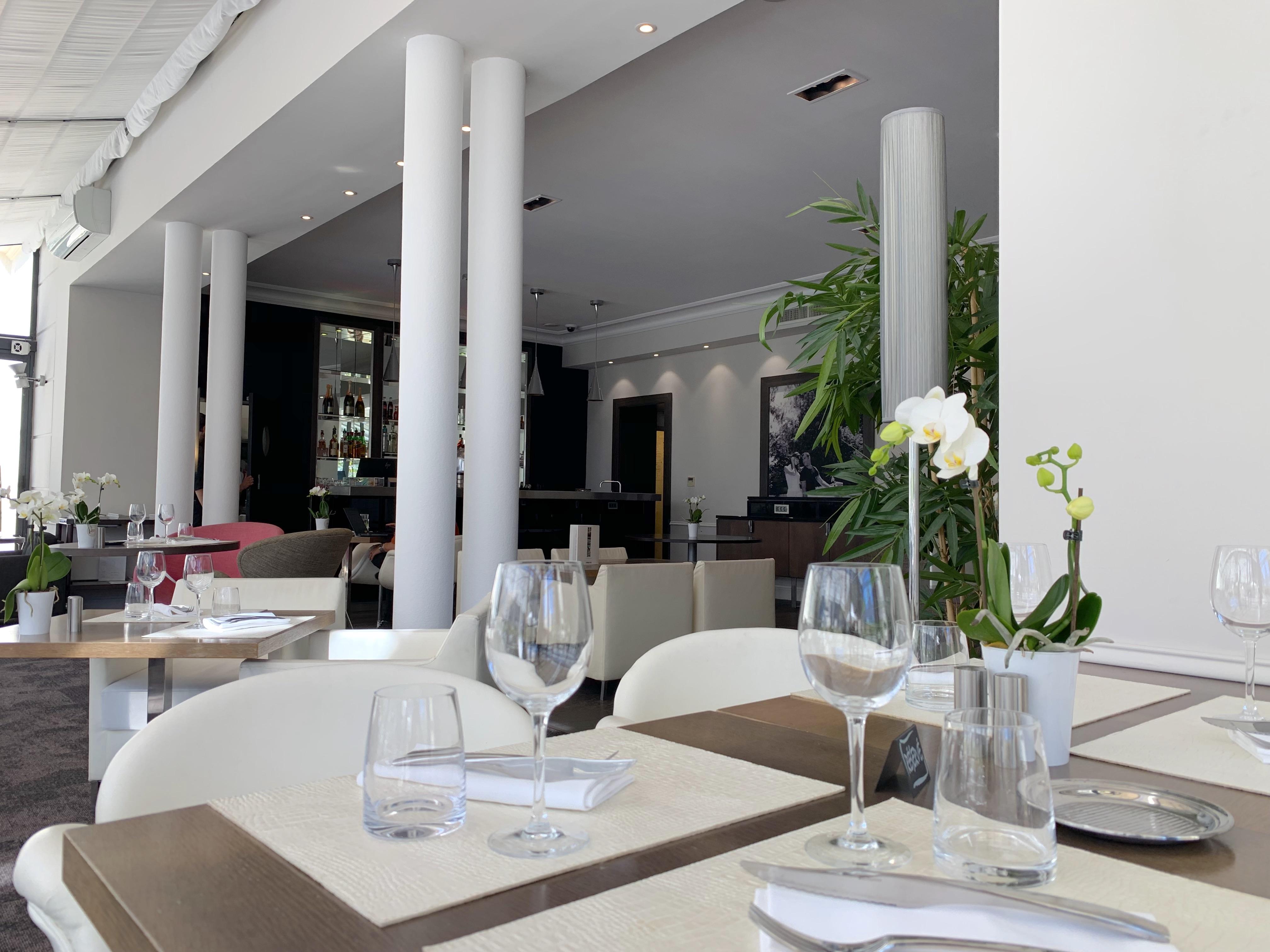 Hotel Le Canberra Кан Екстериор снимка