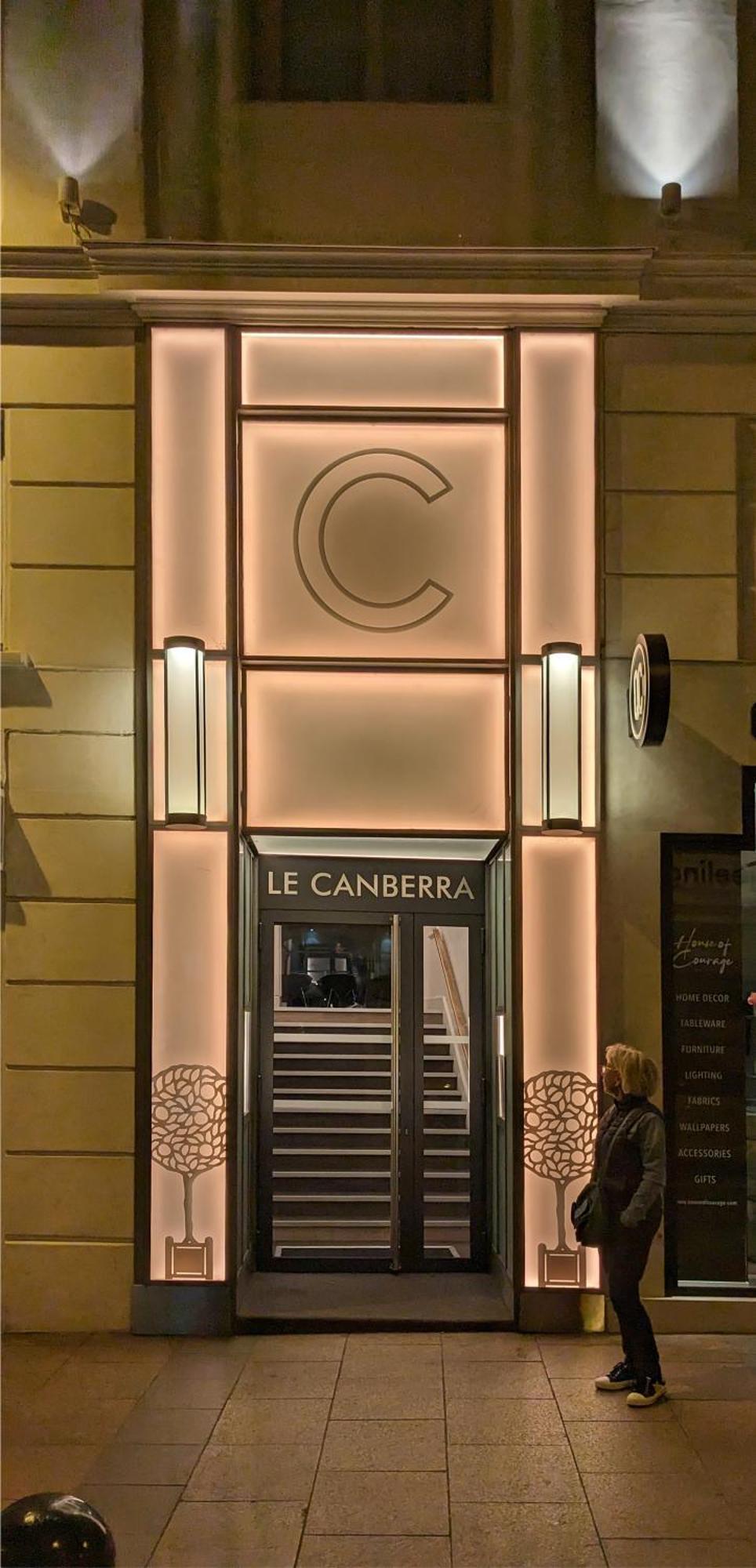 Hotel Le Canberra Кан Екстериор снимка