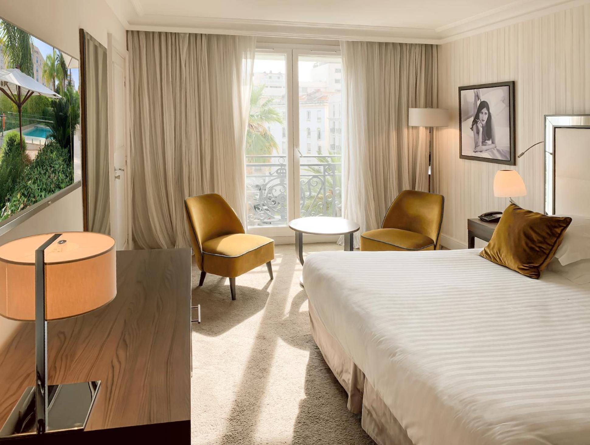 Hotel Le Canberra Кан Екстериор снимка