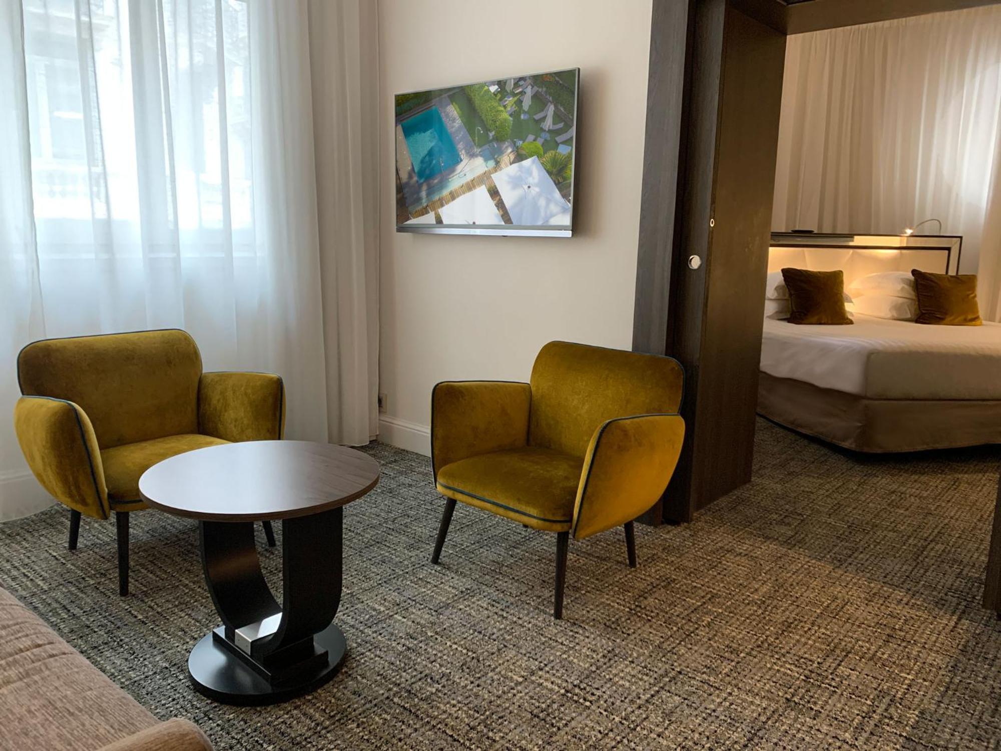 Hotel Le Canberra Кан Екстериор снимка
