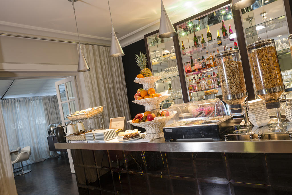 Hotel Le Canberra Кан Екстериор снимка